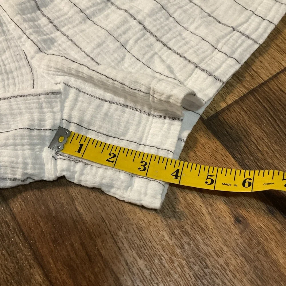 Monrow Women's White Pinstripe‎ Gauze Flowy Shorts Size M Elastic Waist Pockets